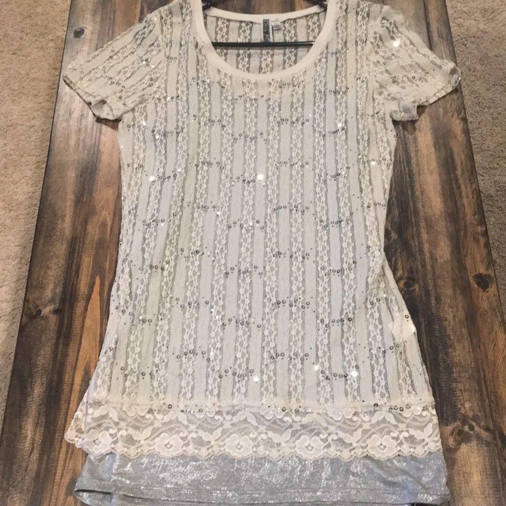 BKE Women’s Sequined Lace Dress Shirt & Silver Tank Set Both Size Large